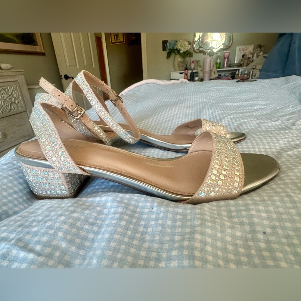 Maripe Women's Tan and Silver dress Sandals - Picture 3 of 4